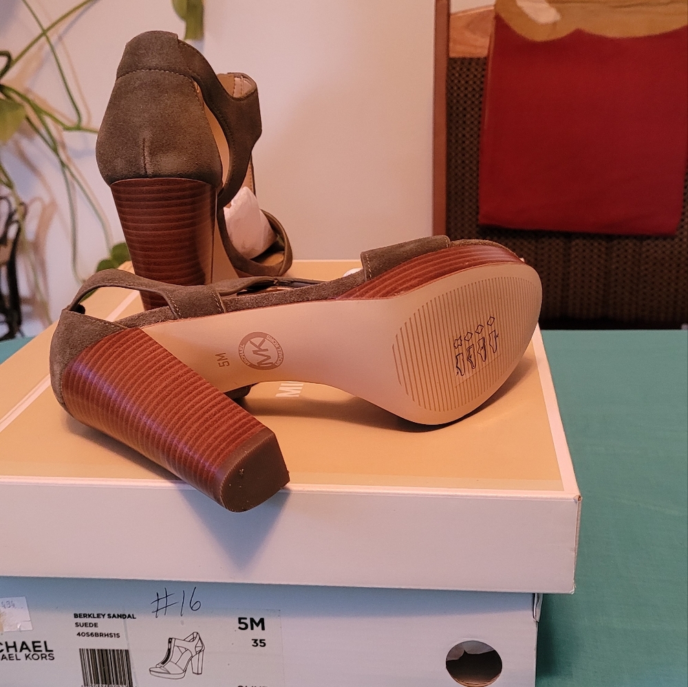 Michael Michael Kors Sandals - Picture 5 of 5